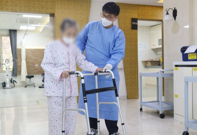 요양병원 낙상 방지 어떻게 하나요?