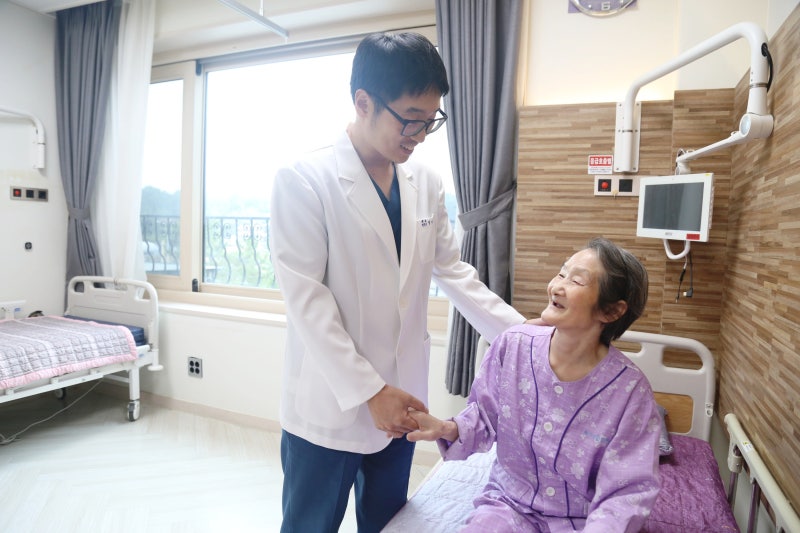 급성기 병원에서 요양병원으로 이송하는 방법은?